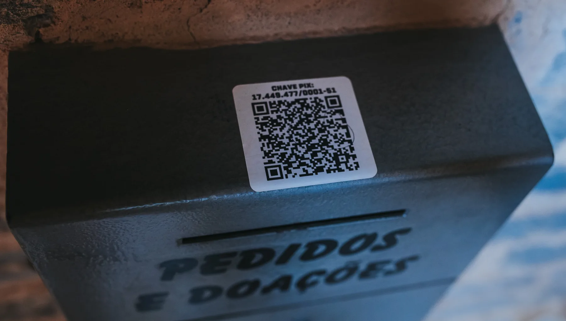Caixa de Pedidos e Doações na Casa de Nossa Senhora